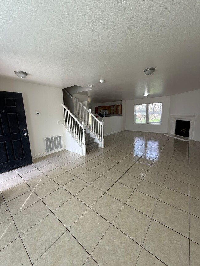 144 Citadel Ct in Merced, CA - Building Photo - Building Photo