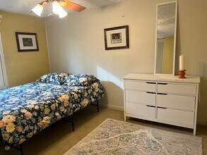 210 Pinehurst Ln in Marietta, GA - Building Photo - Building Photo