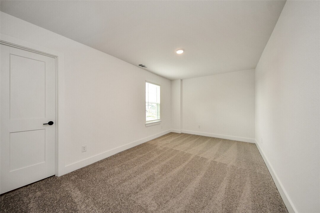 8046 Kay Hbr Dr in Cypress, TX - Building Photo