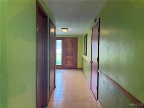 559 Mapleview Rd in Buffalo, NY - Building Photo - Building Photo