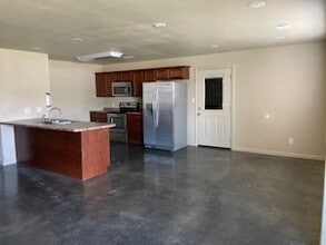 310 Allyson Dr in Paragould, AR - Foto de edificio - Building Photo