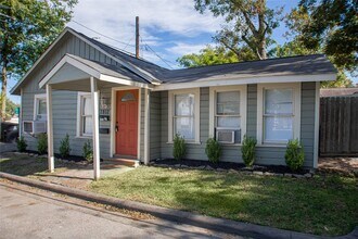 2812 Cortlandt St in Houston, TX - Building Photo - Building Photo