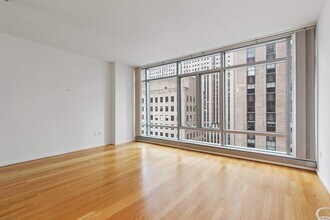 18 W 48th St in New York, NY - Foto de edificio - Building Photo
