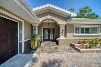 1666 Robin Hood Ln in Clearwater, FL - Building Photo - Building Photo