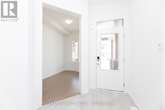 3360 MARCHINGTON Sq in Pickering, ON - Building Photo - Building Photo