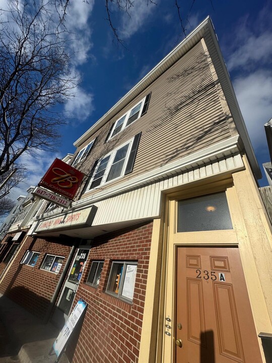 235 Highland Ave in Somerville, MA - Building Photo