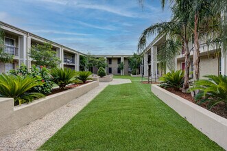 Falls of Las Villas in Pasadena, TX - Foto de edificio - Building Photo