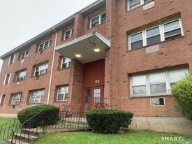 25 Donna Dr in New Haven, CT - Building Photo