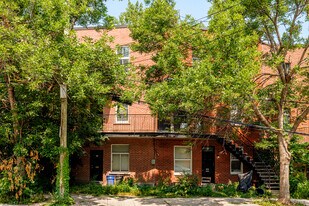 827 Desnoyers Rue in Montréal, QC - Building Photo