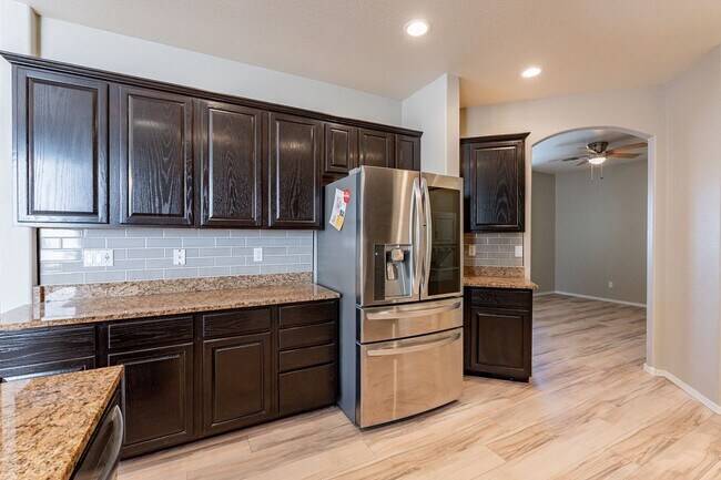 329 S 172nd Dr in Goodyear, AZ - Building Photo - Building Photo