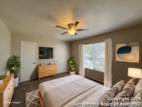 2802 Lasses Blvd in San Antonio, TX - Foto de edificio - Building Photo