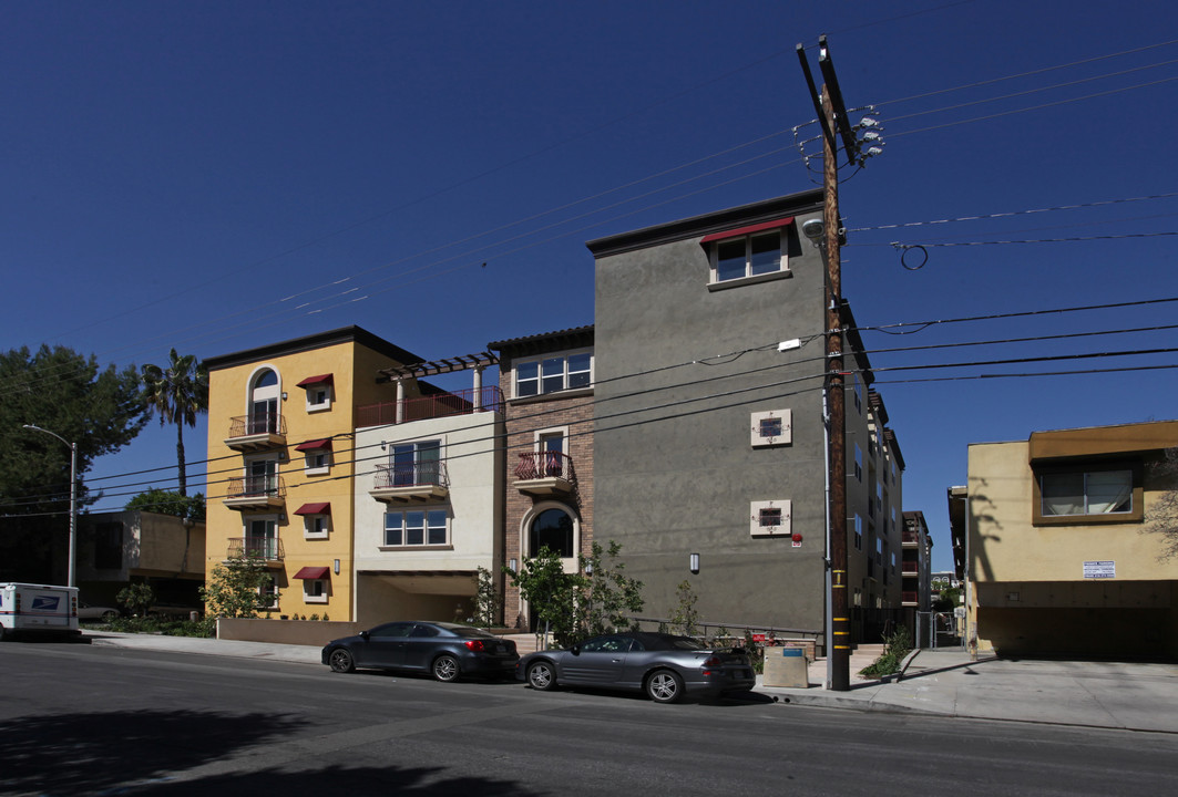 THE WATERMARQUE CONDOS in Valley Village, CA - Foto de edificio