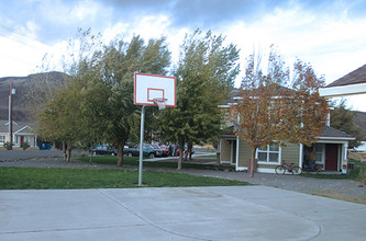 Pueblo Del Rio in Roosevelt, WA - Foto de edificio - Building Photo