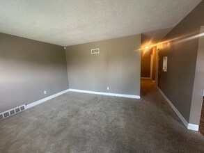 6737 Kenwood Dr in St. Louis, MO - Building Photo - Building Photo