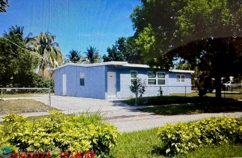 205 NW 33rd Ave in Lauderhill, FL - Foto de edificio