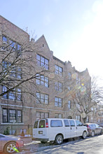 37-35 90th St in Flushing, NY - Foto de edificio - Building Photo