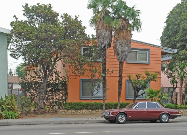 Beverlywood Center in Los Angeles, CA - Building Photo - Building Photo