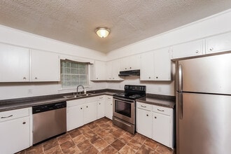 1656 5th Pl NW in Center Point, AL - Building Photo - Building Photo