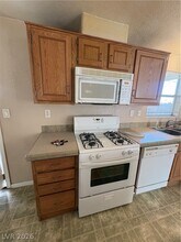 1755 Peanut Ct in Las Vegas, NV - Building Photo - Building Photo