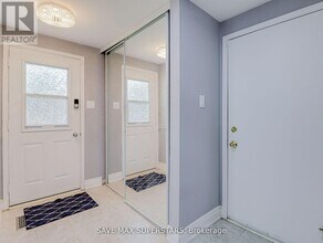 27 Maitland Dr in Barrie, ON - Building Photo - Building Photo