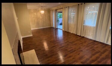 6154 Aura Ave in Reseda, CA - Building Photo - Building Photo