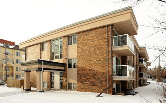 10230 120th St NW in Edmonton, AB - Building Photo