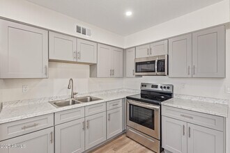1446 E Broadway Rd in Mesa, AZ - Building Photo - Building Photo