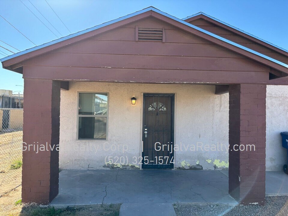 19 W Michigan Dr in Tucson, AZ - Building Photo