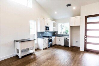 409 W 35th St in Austin, TX - Building Photo - Building Photo
