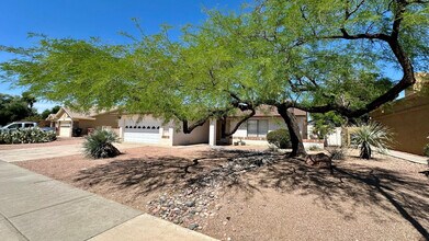 8878 E Sheena Dr in Scottsdale, AZ - Building Photo - Building Photo