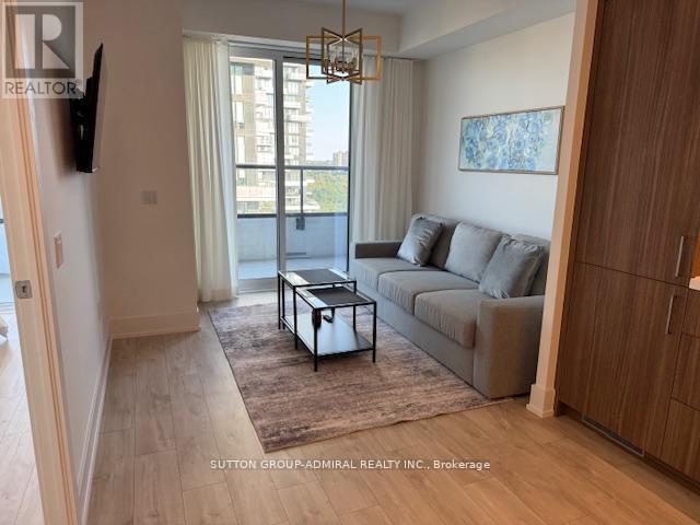 10 Inn On The Pk Dr in Toronto, ON - Building Photo - Building Photo