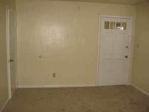 Merrifields Estates Apartments in Portsmouth, VA - Building Photo - Building Photo