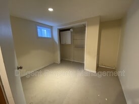 1556 Redwood Dr in Peterborough, ON - Building Photo