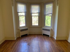 4328 Osage Ave, Unit 2R in Philadelphia, PA - Foto de edificio - Building Photo