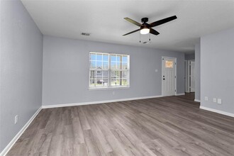 14975 Crockett Rd in Willis, TX - Building Photo - Building Photo