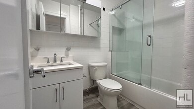 EAST 65 STREET in New York, NY - Building Photo - Building Photo