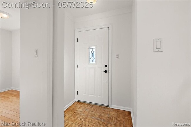 912 Woodsboro Dr in Royal Oak, MI - Building Photo - Building Photo