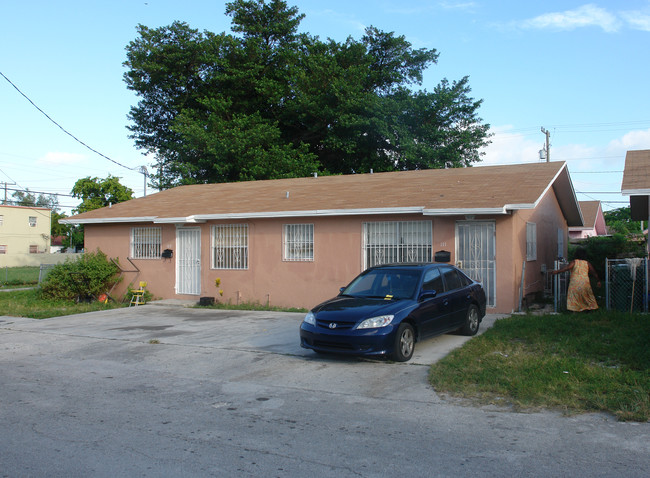 109-115 NE 64th Ter in Miami, FL - Building Photo - Building Photo