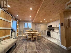 15 Serano Crescent in Richmond Hill, ON - Building Photo