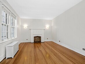 594 Sheridan Square in Evanston, IL - Building Photo - Building Photo