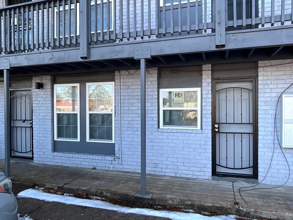4455 MACON Rd in Memphis, TN - Building Photo