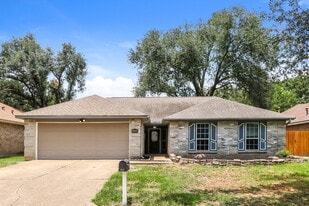 15206 Ringfield Dr in Houston, TX - Building Photo