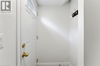 262 E 17th St in Hamilton, ON - Building Photo - Building Photo