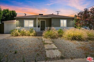 17512 Bullock St in Los Angeles, CA - Building Photo