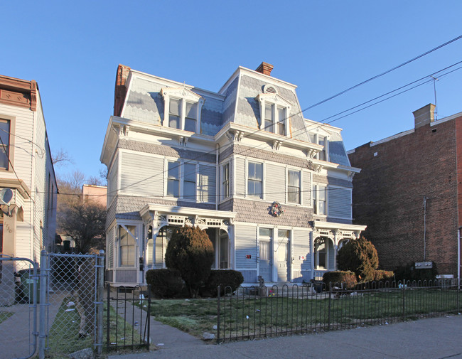 1726-1728 Queen City Ave in Cincinnati, OH - Building Photo - Building Photo