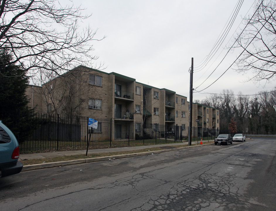 The King's Crossing II in Washington, DC - Building Photo