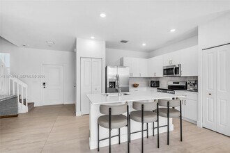 11927 NW 46th St in Coral Springs, FL - Building Photo - Building Photo