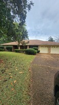 305 Dianne Cir