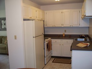 Burgundy Apartments in New Hope, MN - Building Photo - Building Photo