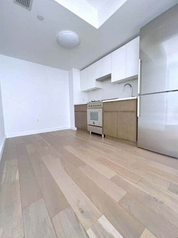 107 Columbia Heights, Unit 10A in Brooklyn, NY - Building Photo - Building Photo